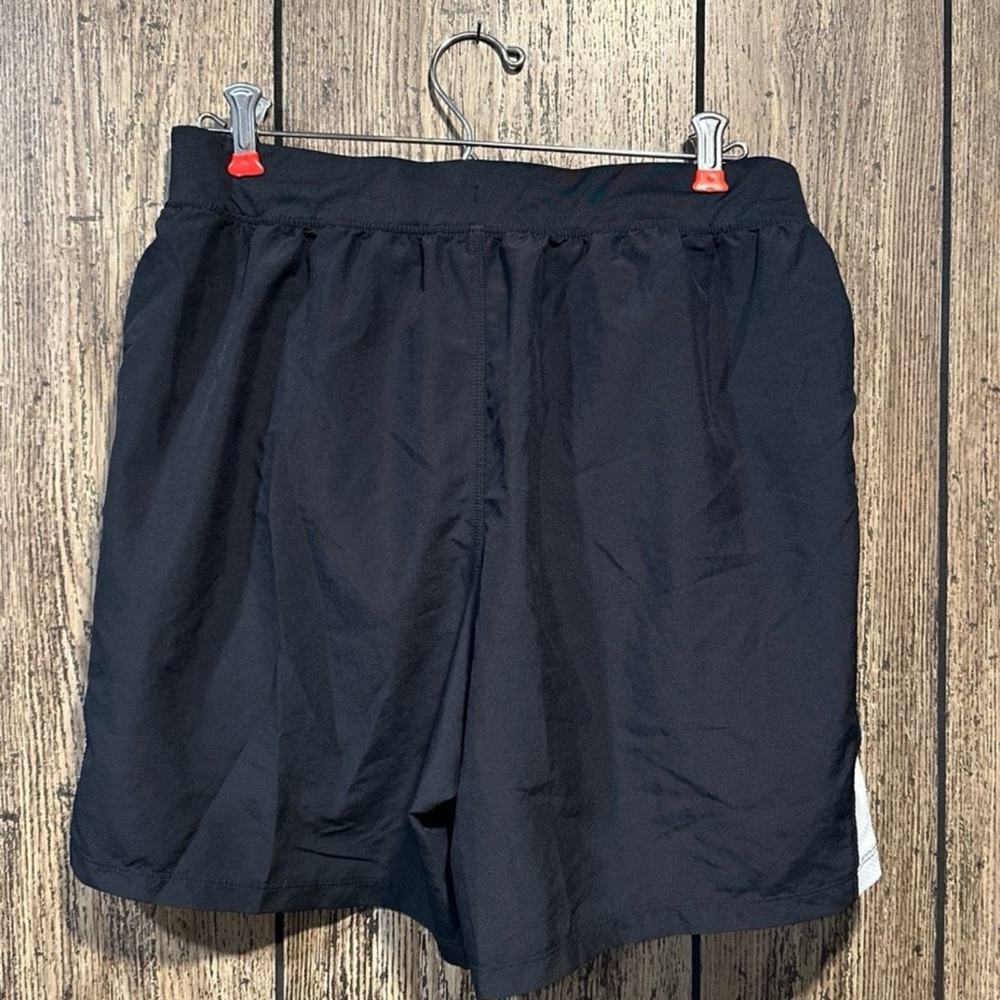 Under Armour Men’s lined Short - Picture 2 of 4